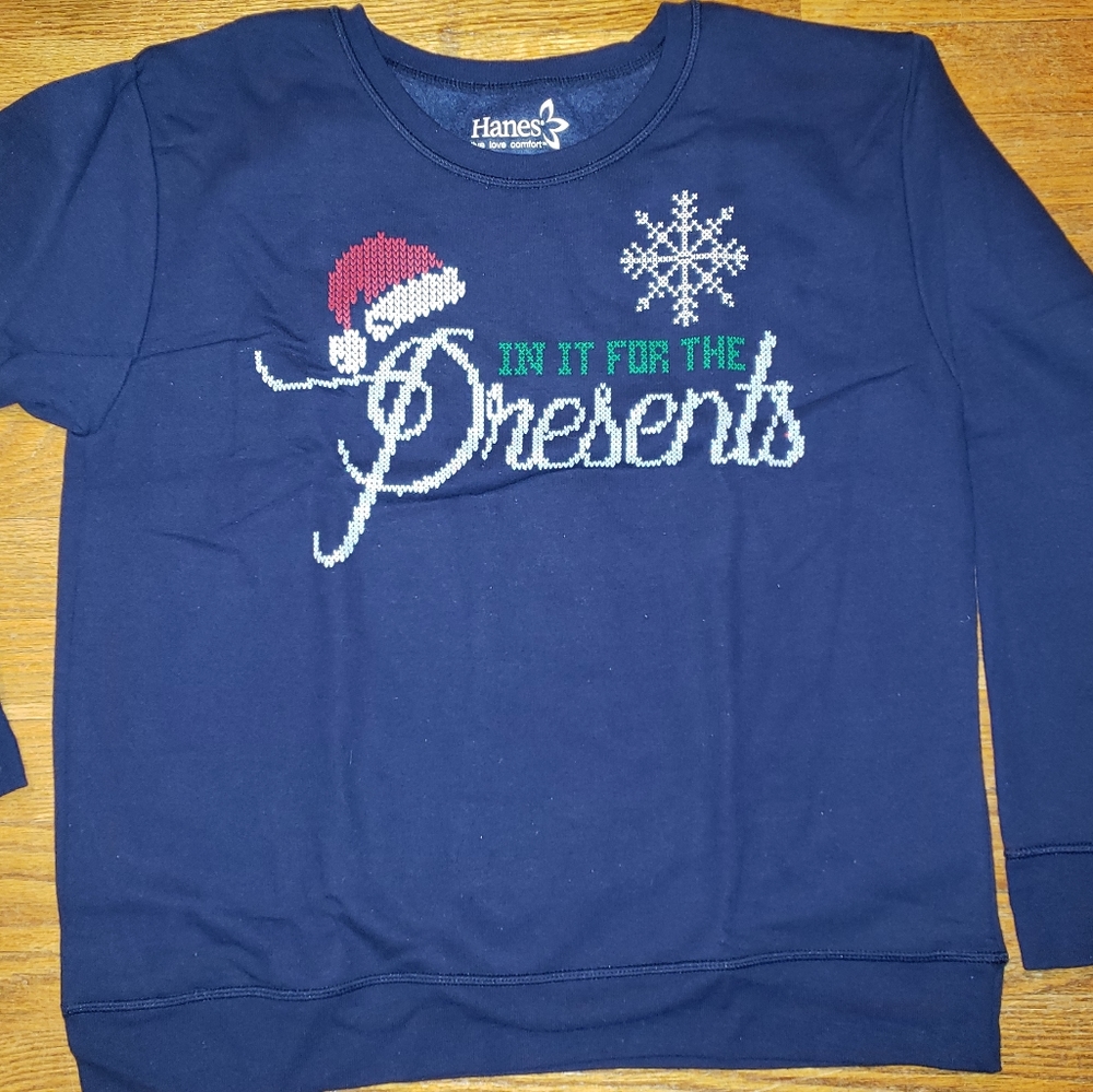 Navy Blue Christmas Sweatshirt size Large (12)